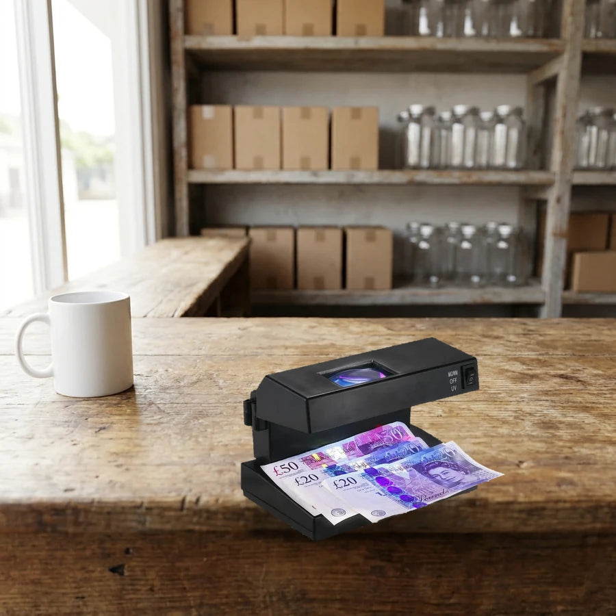 Detector De Billetes Falsos Con Luz UV Y Lupa